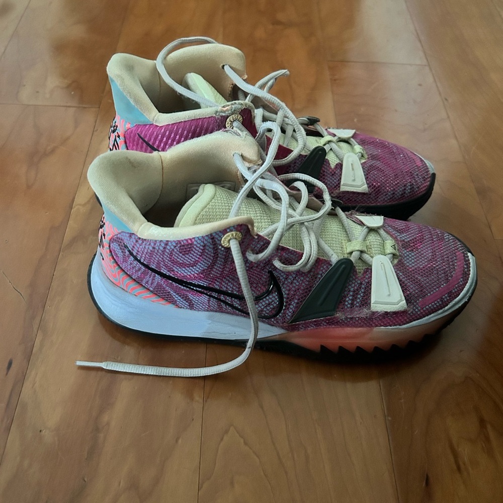 Nike Kyrie 7 Creator